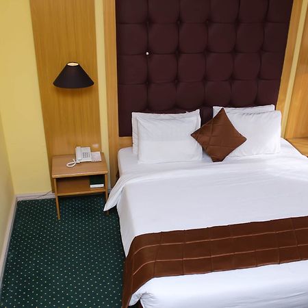 אבוג'ה Bolingo Hotel מראה חיצוני תמונה